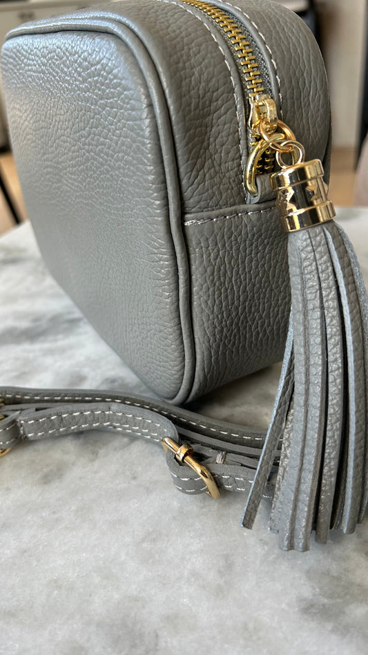 Tassel disco leather handbag in Grey