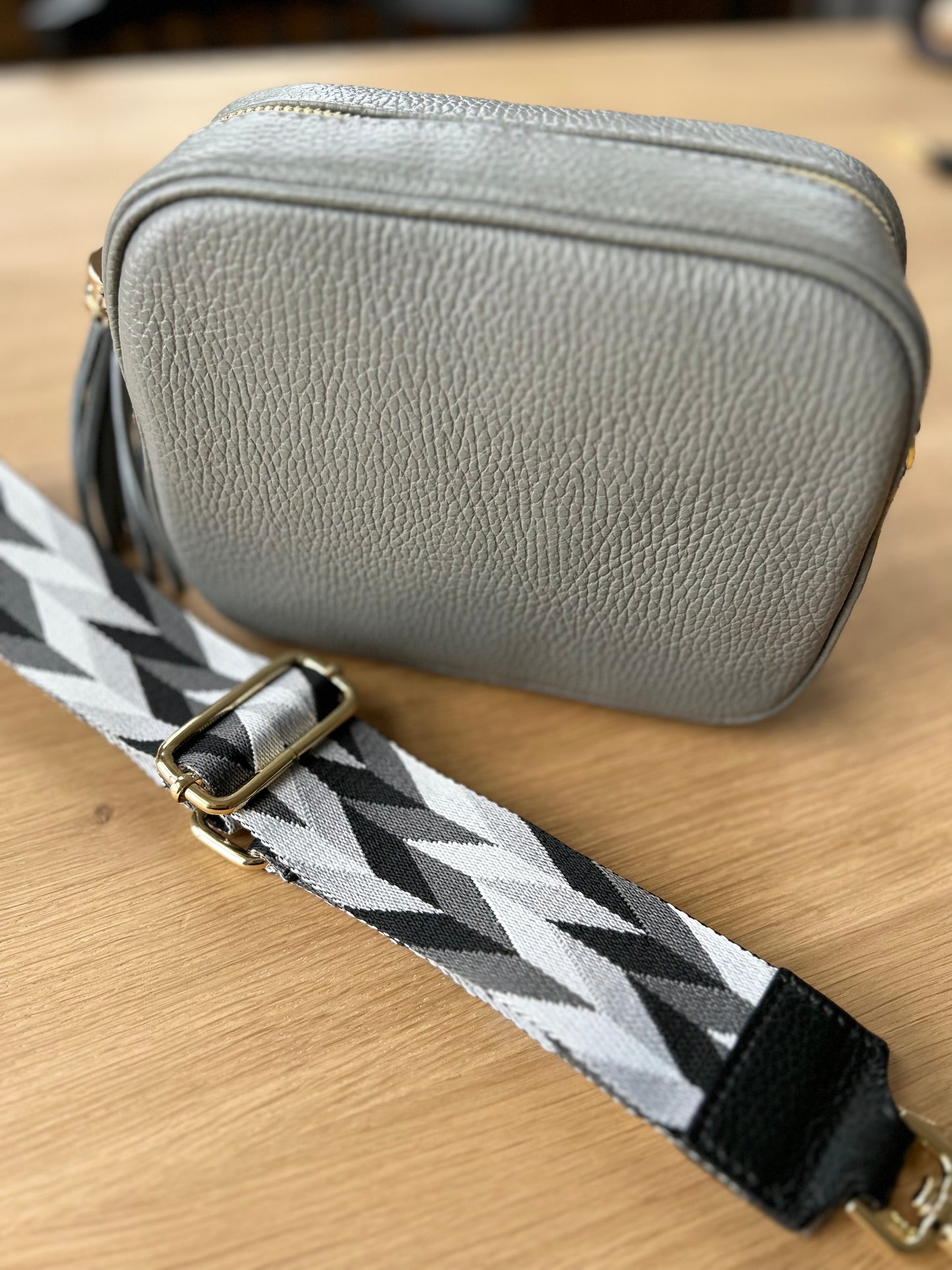 Ravenna black grey white crossbody strap