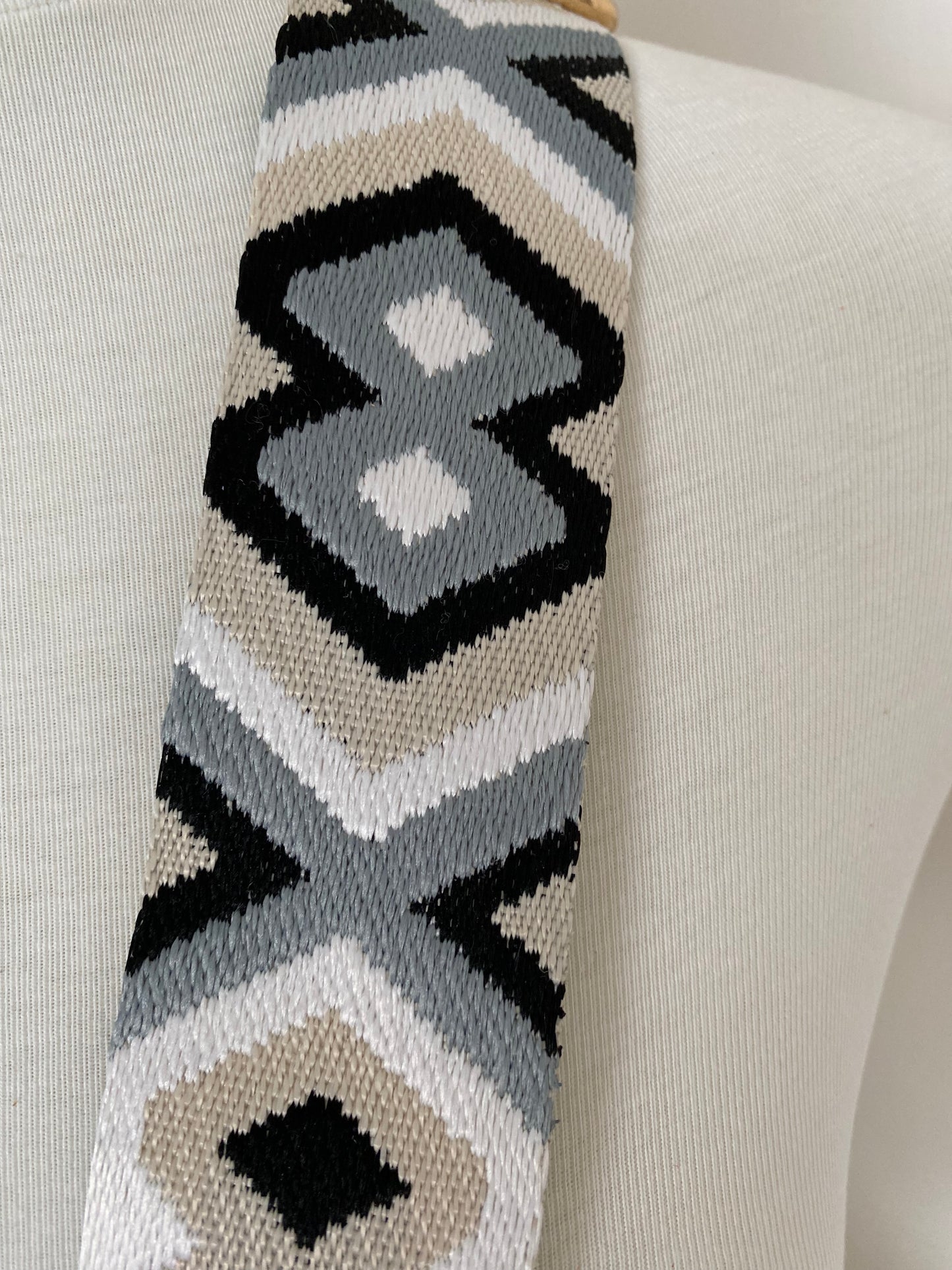 Sienna White black natural crossbody strap