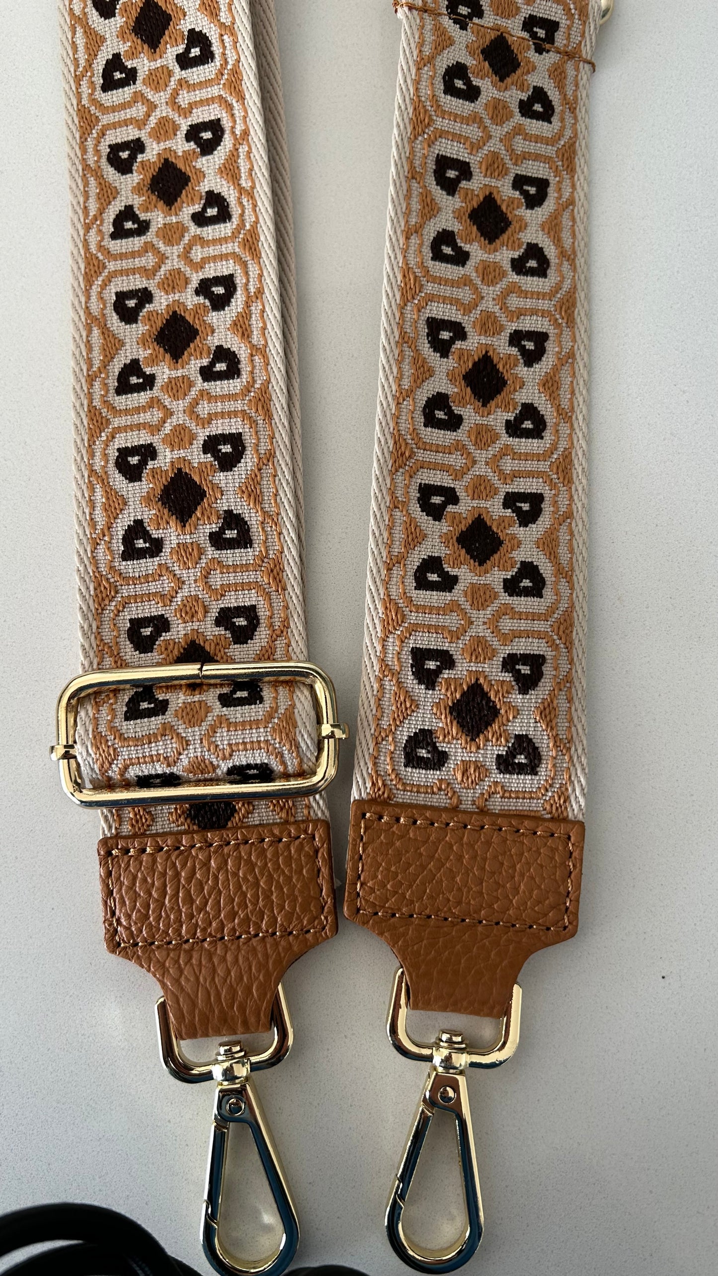 Loreto tan and black crossbody strap