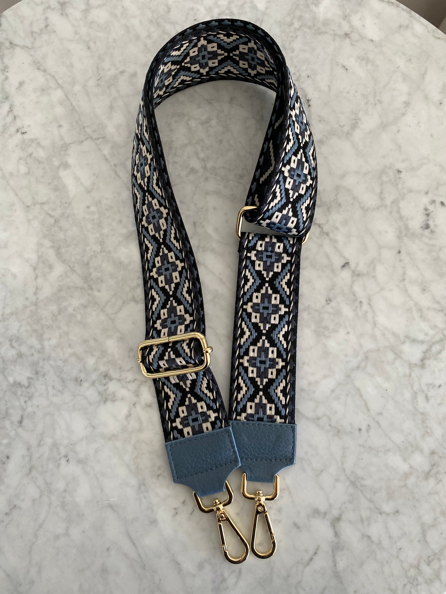 Arazzo Two toned blue and white crossbody strap