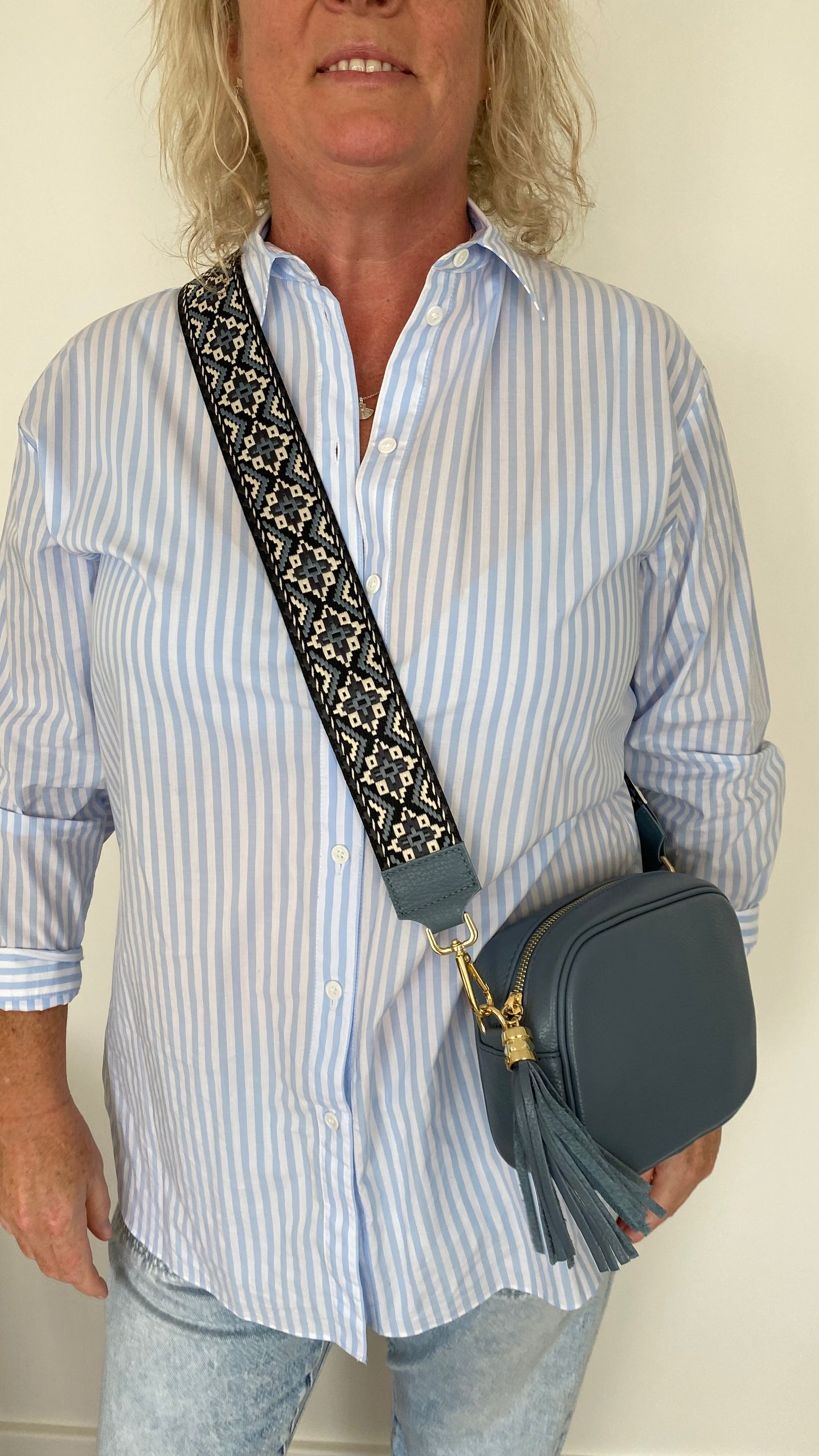 Arazzo Two toned blue and white crossbody strap