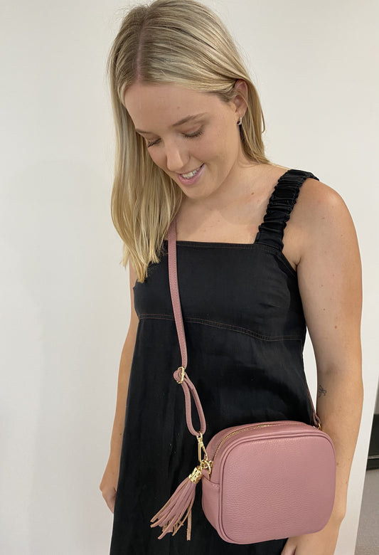 Tassel disco leather handbag in Dusty Pink