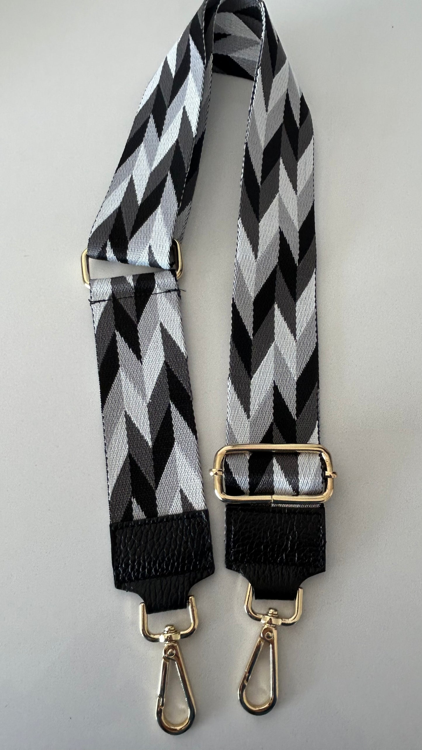 Ravenna black grey white crossbody strap
