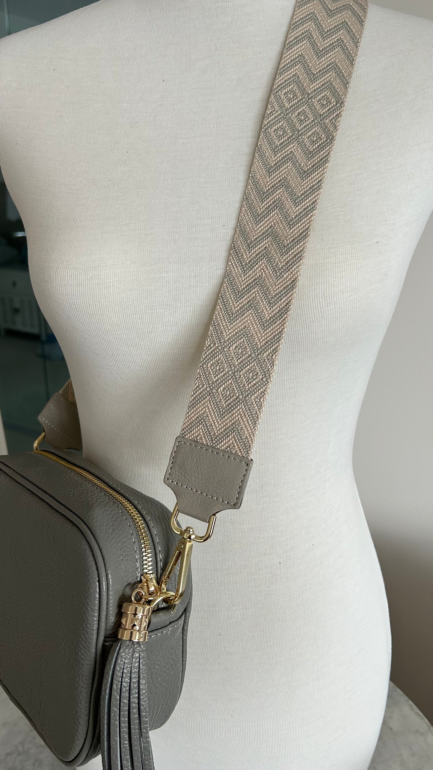 Luna Grey Natural crossbody strap